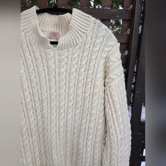 Vintage Handknit Sweater - Picture 4 of 10